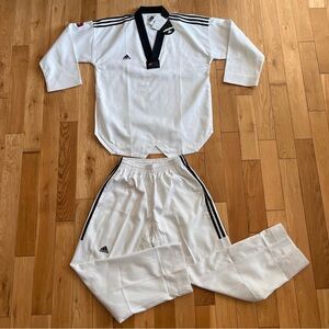 Adidas Taekwondo Grand Master White Uniform Three Stripes NWT Size 4